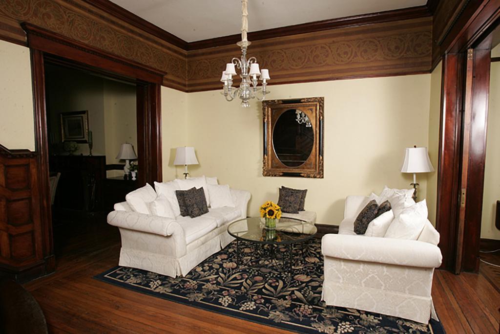 Morgan State House Inn Albany Bagian luar foto